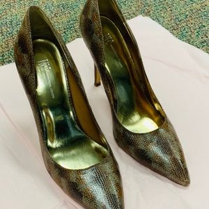 International Concepts Multi-Colored pumps